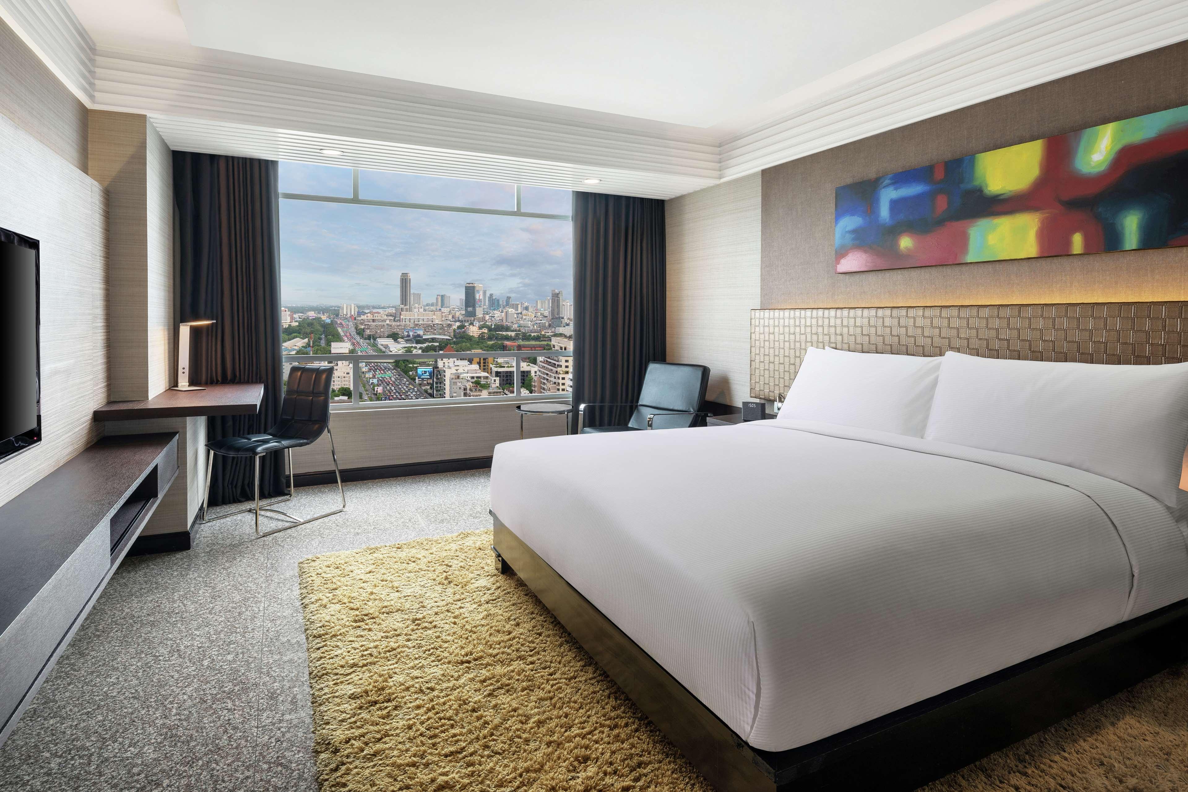 Doubletree By Hilton Bangkok Ploenchit Hotel Kültér fotó