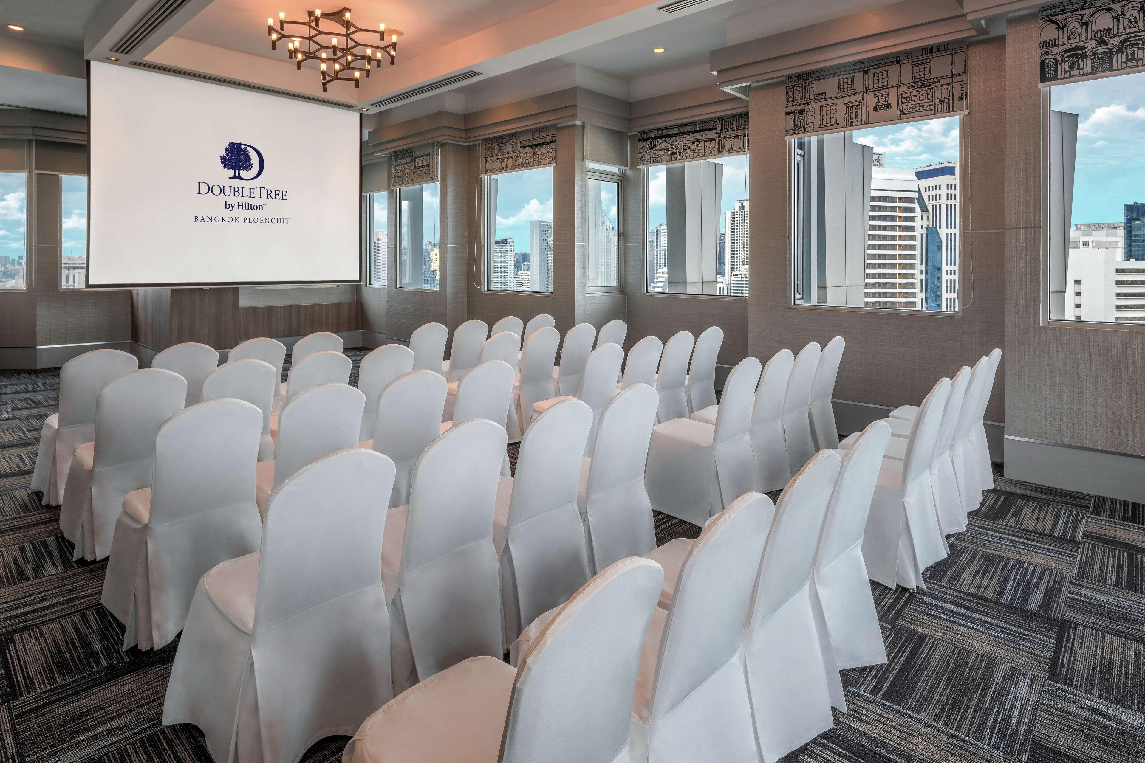 Doubletree By Hilton Bangkok Ploenchit Hotel Kültér fotó