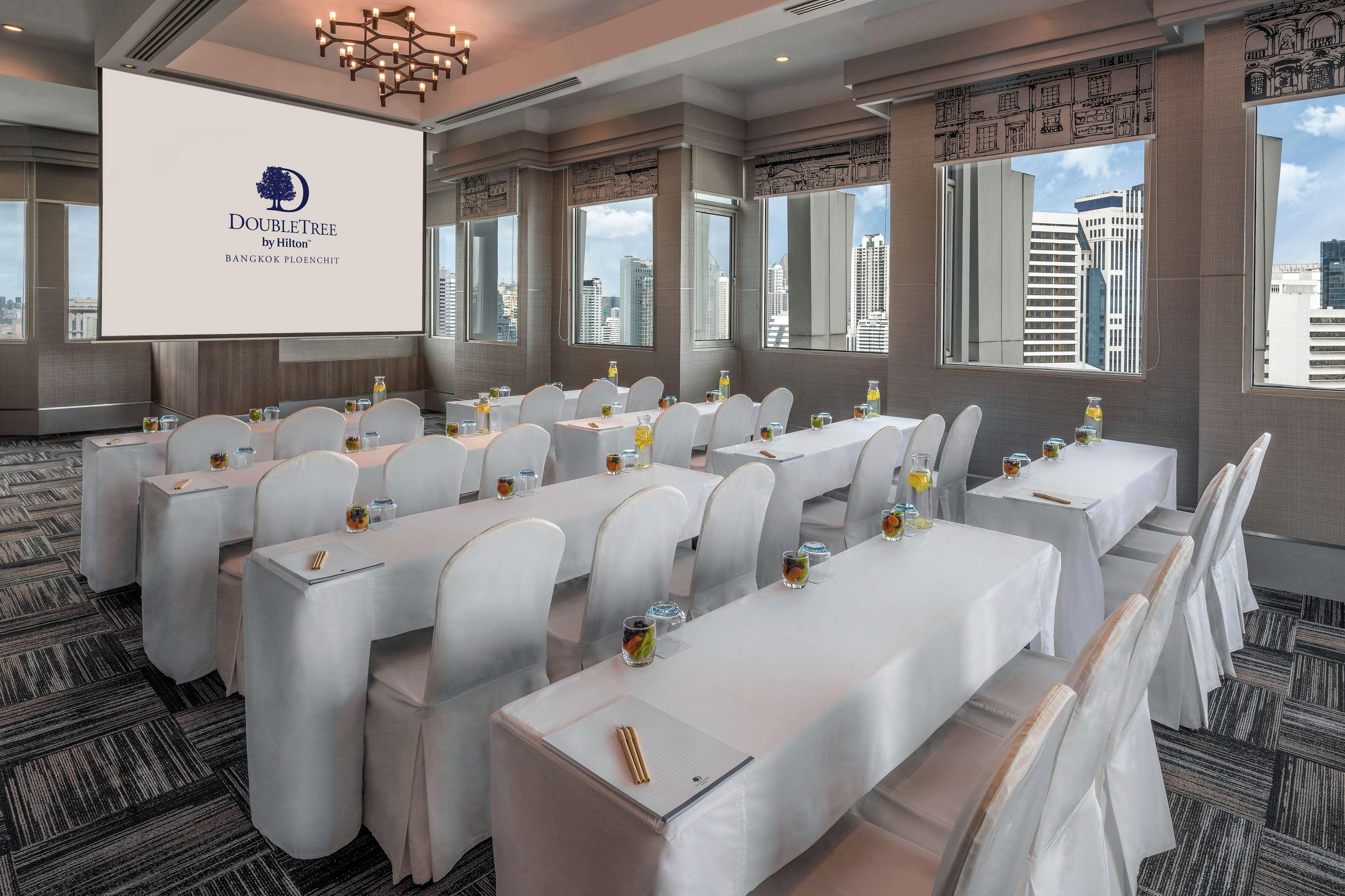 Doubletree By Hilton Bangkok Ploenchit Hotel Kültér fotó