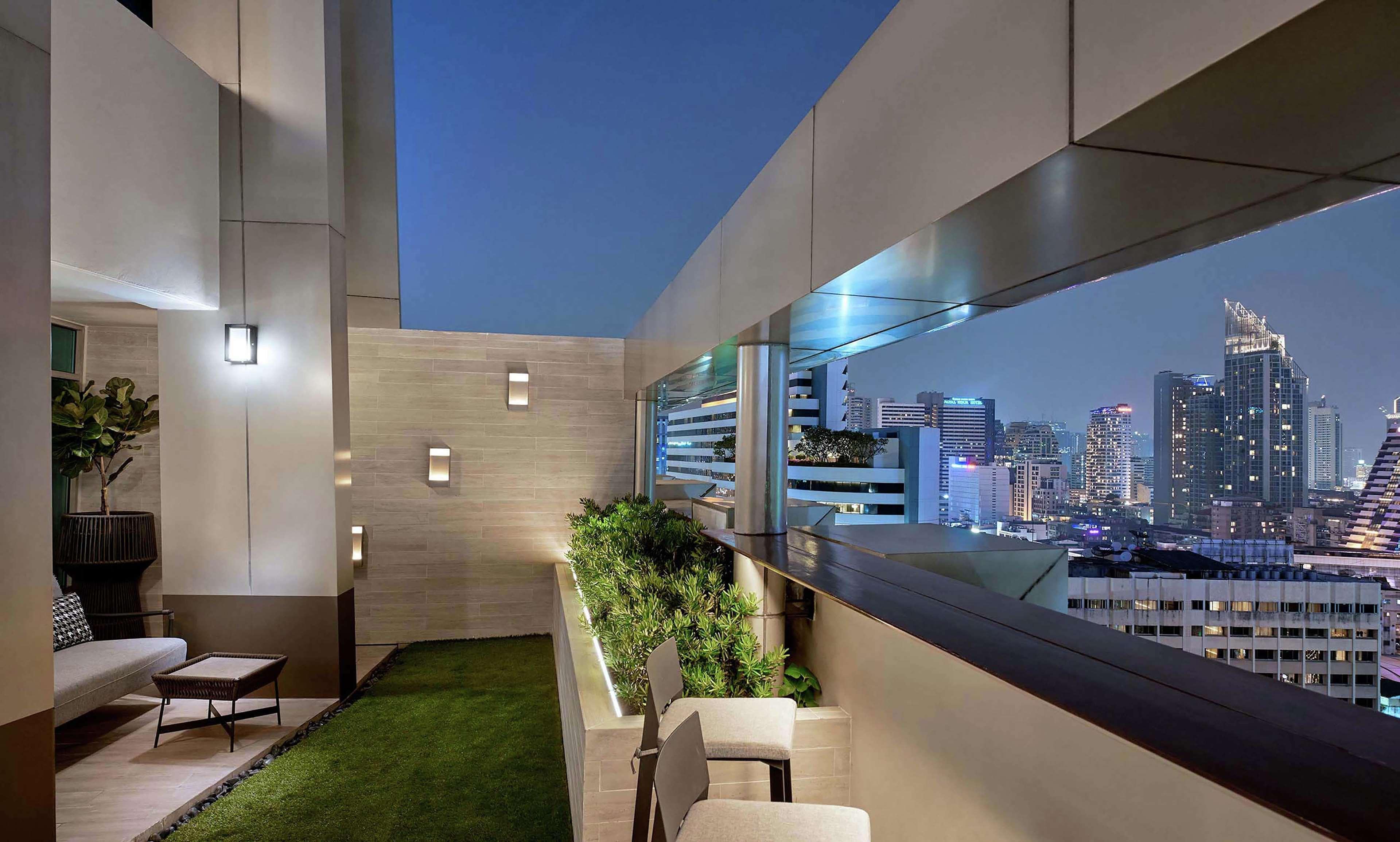 Doubletree By Hilton Bangkok Ploenchit Hotel Kültér fotó