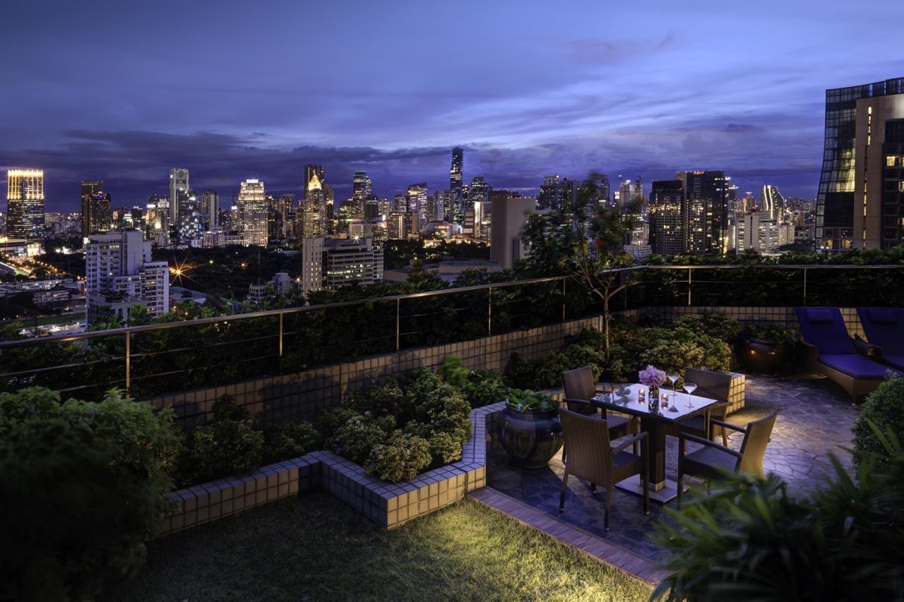 Doubletree By Hilton Bangkok Ploenchit Hotel Kültér fotó