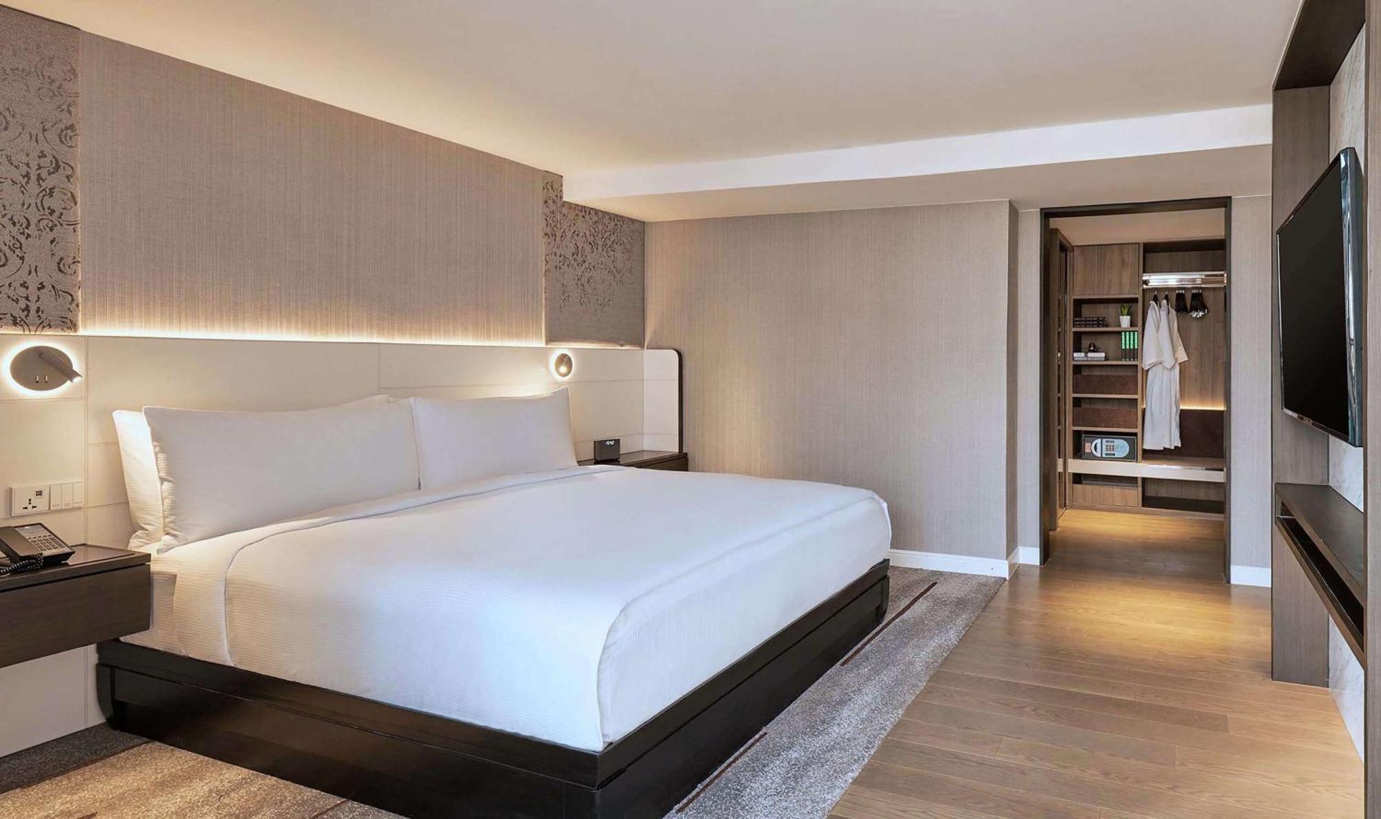 Doubletree By Hilton Bangkok Ploenchit Hotel Kültér fotó