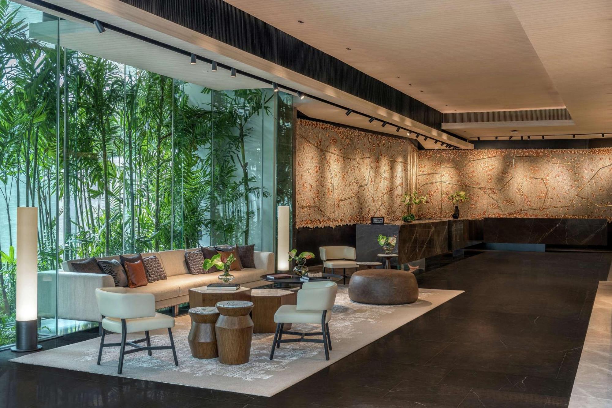 Doubletree By Hilton Bangkok Ploenchit Hotel Kültér fotó
